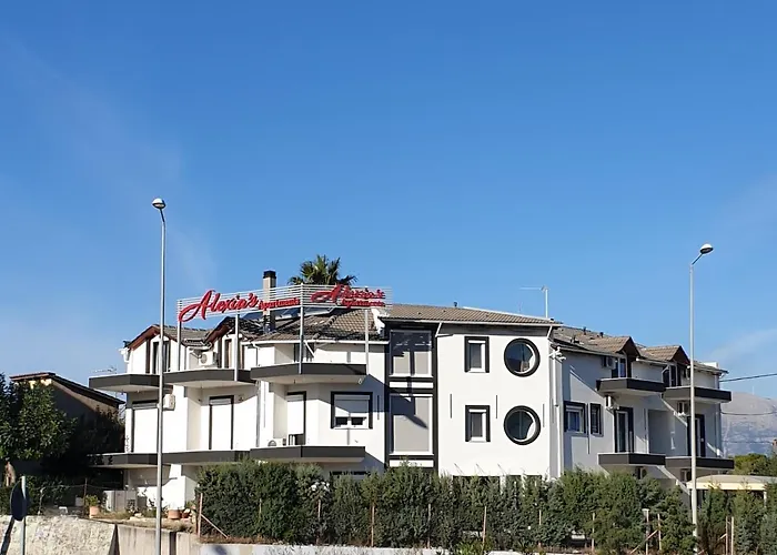 Alexia\'S Apartments